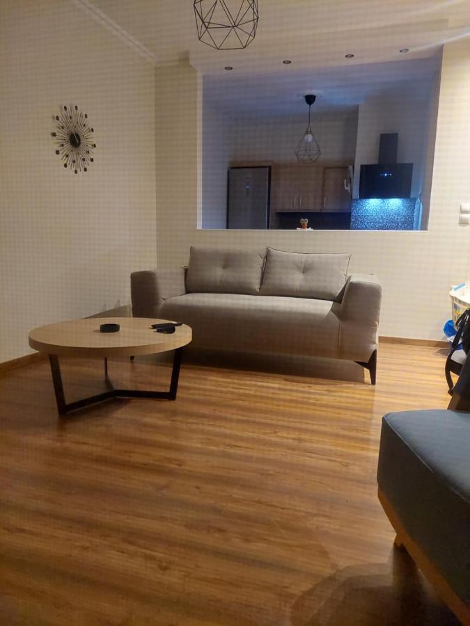 Luxury Apartment Overlooking The Citadel Of Tsakas Атина Екстериор снимка