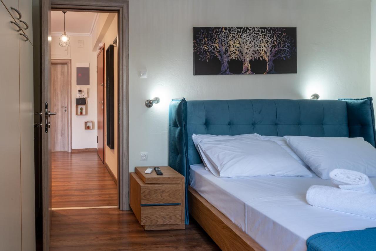 Luxury Apartment Overlooking The Citadel Of Tsakas Атина Екстериор снимка