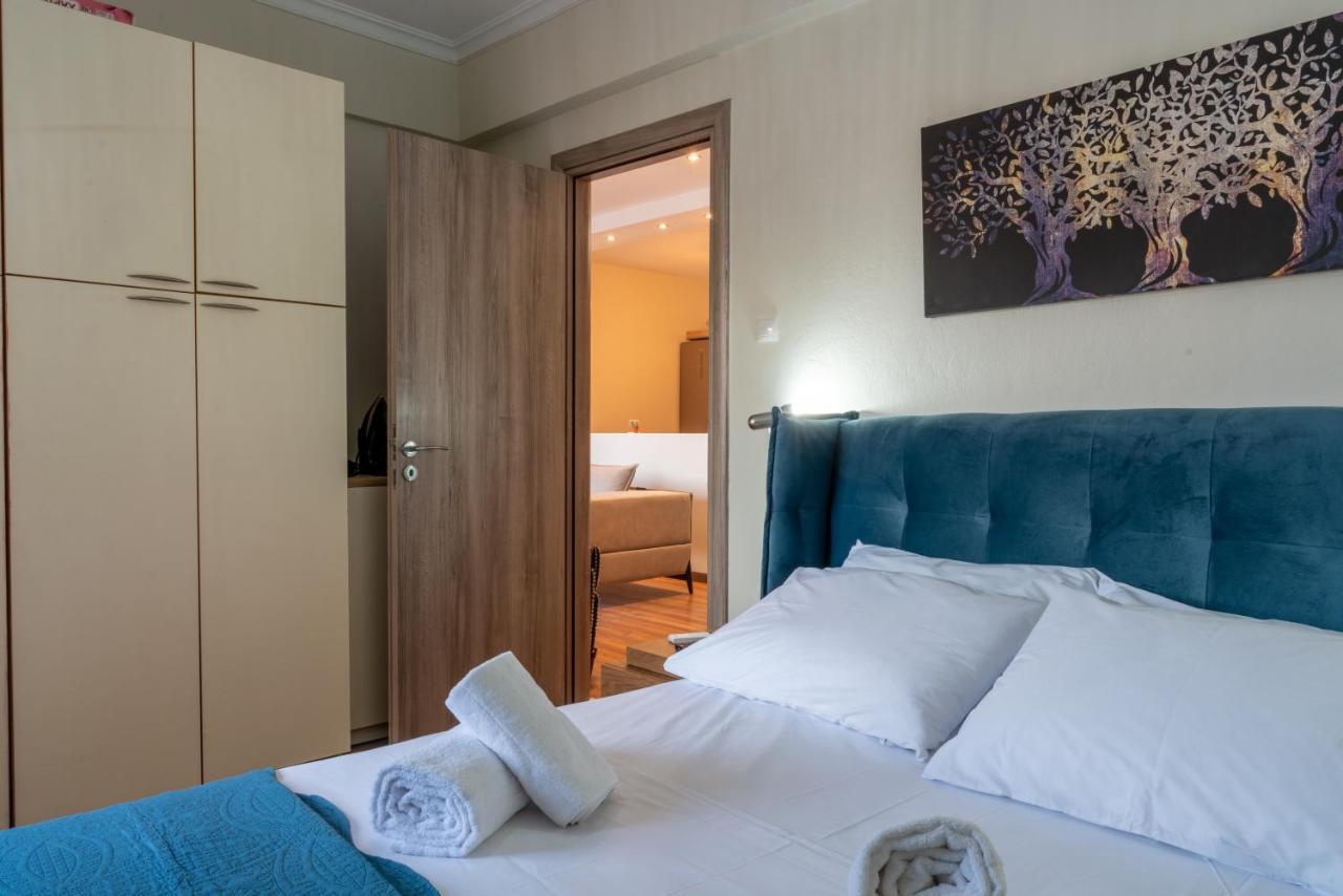 Luxury Apartment Overlooking The Citadel Of Tsakas Атина Екстериор снимка