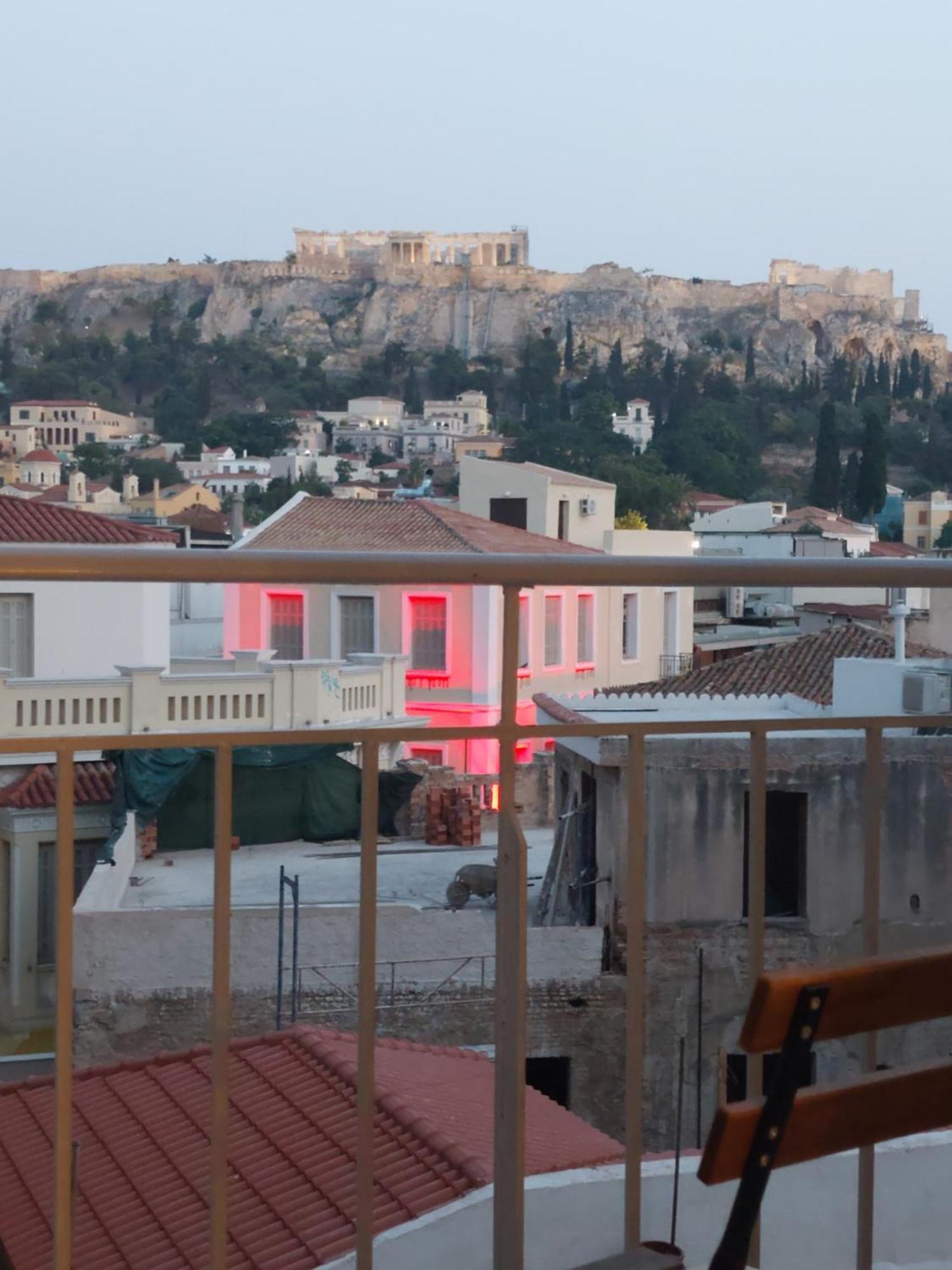 Luxury Apartment Overlooking The Citadel Of Tsakas Атина Екстериор снимка