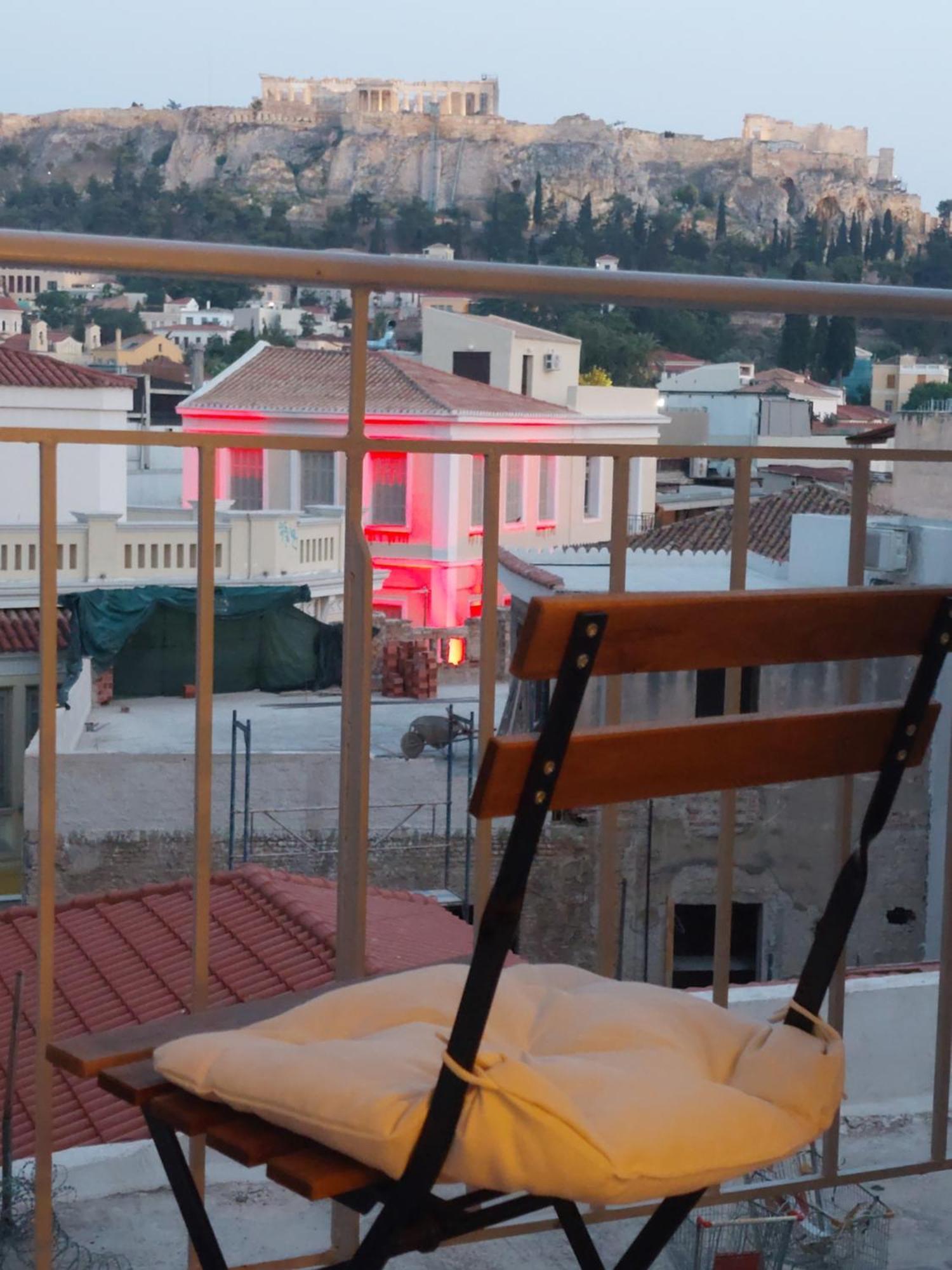 Luxury Apartment Overlooking The Citadel Of Tsakas Атина Екстериор снимка